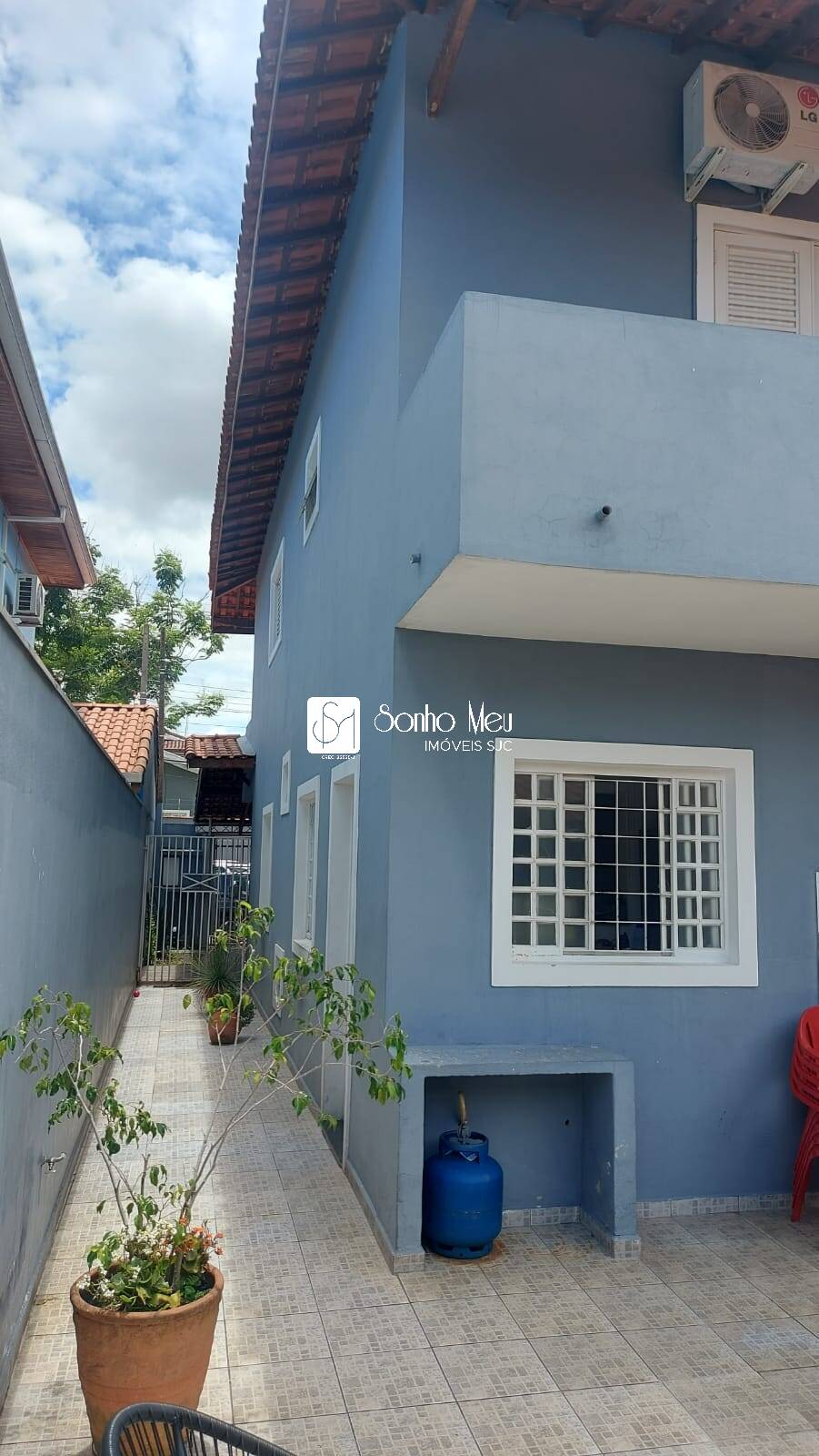 Casa à venda com 3 quartos, 130m² - Foto 1