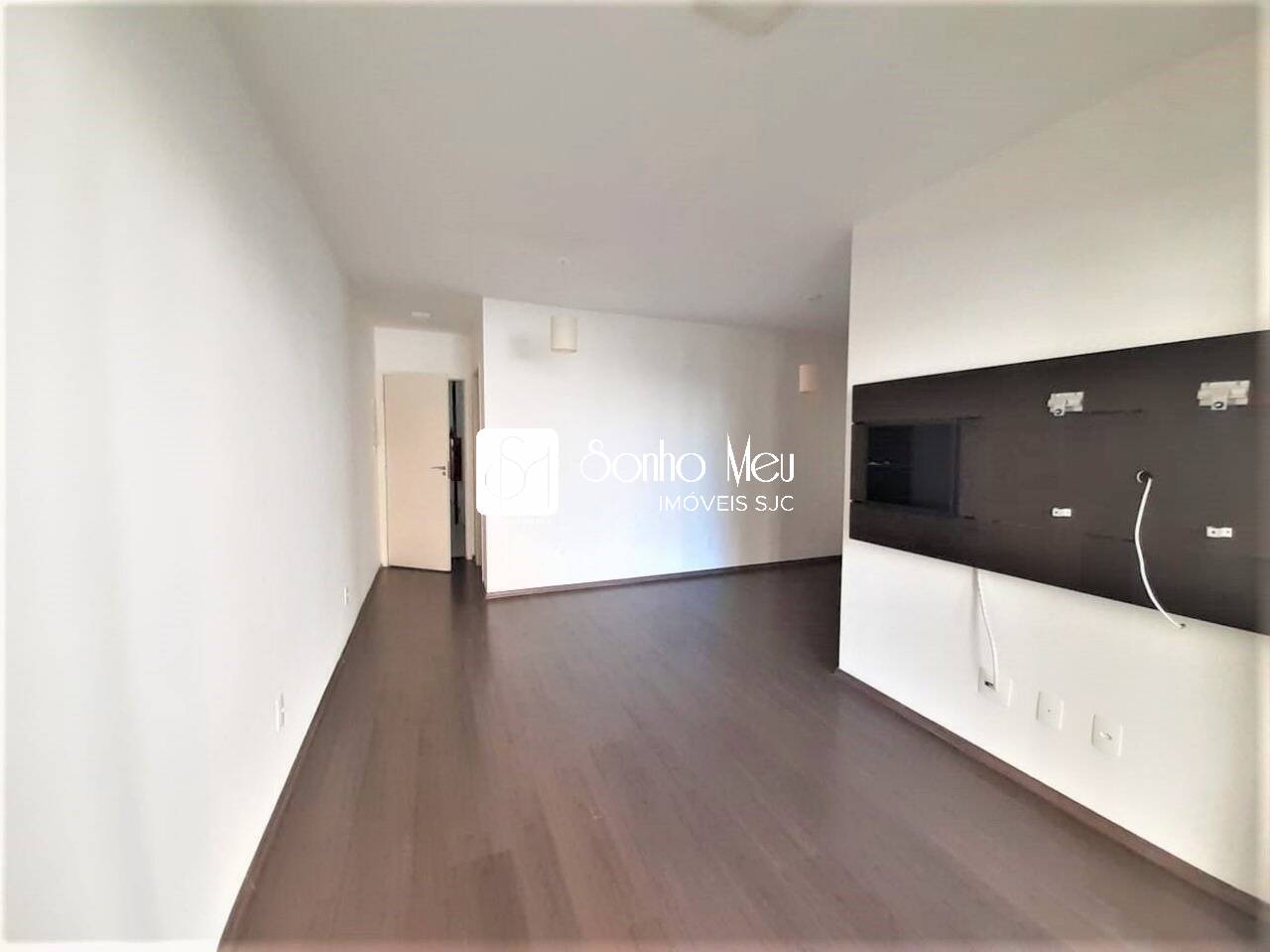 Apartamento à venda com 2 quartos, 75m² - Foto 2