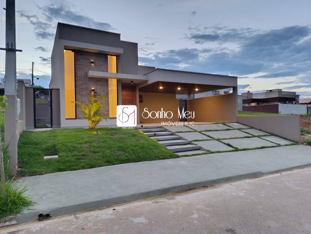 Casa de Condomínio à venda com 3 quartos, 158m² - Foto 1