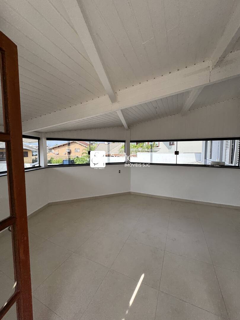 Casa de Condomínio para alugar com 4 quartos, 350m² - Foto 34