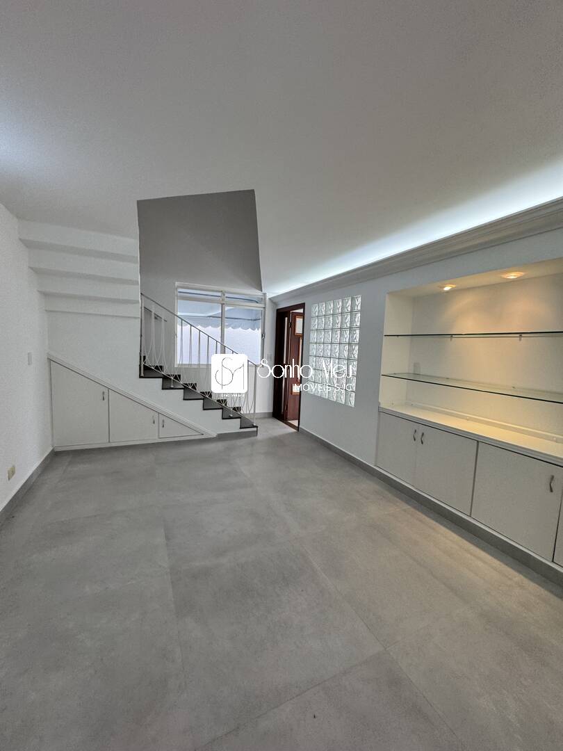 Casa de Condomínio para alugar com 4 quartos, 350m² - Foto 47