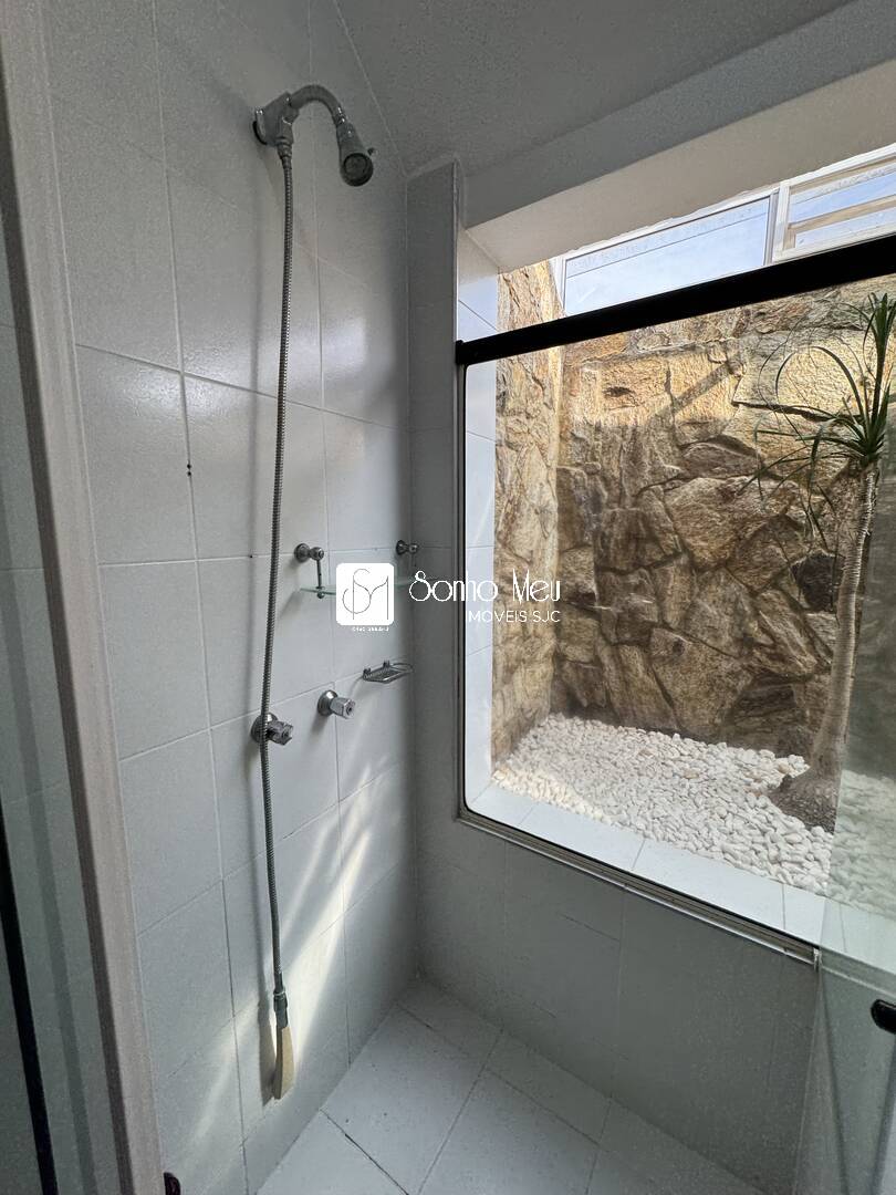 Casa de Condomínio para alugar com 4 quartos, 350m² - Foto 15