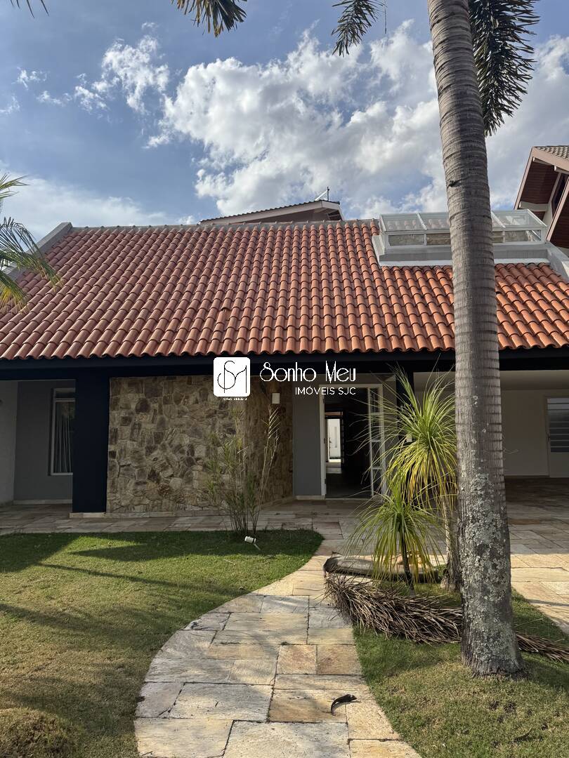 Casa de Condomínio para alugar com 4 quartos, 350m² - Foto 2