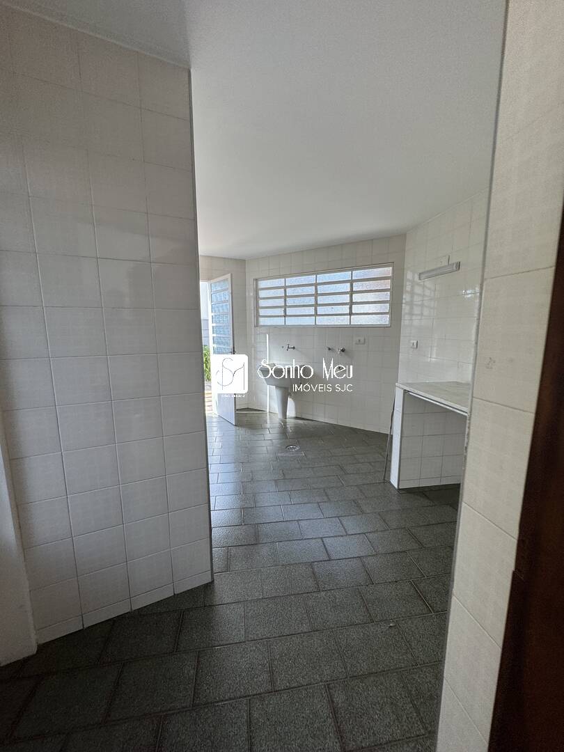 Casa de Condomínio para alugar com 4 quartos, 350m² - Foto 44