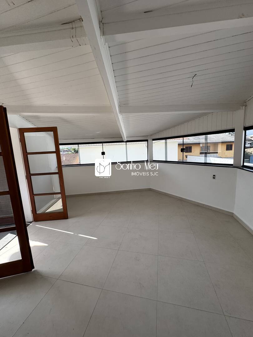 Casa de Condomínio para alugar com 4 quartos, 350m² - Foto 32