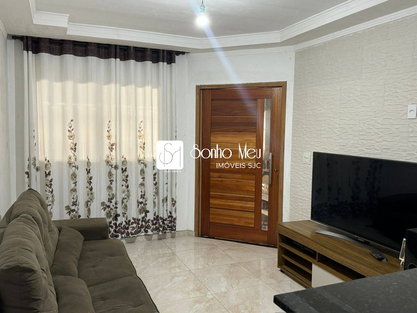 Casa, 4 quartos, 143 m² - Foto 1